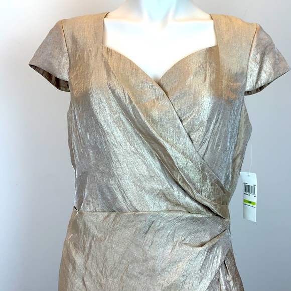 London Times Dresses & Skirts - London Times metallic shimmer cocktail dress